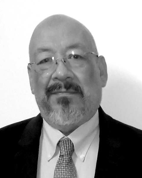 Dr. Roberto Maciel Flores