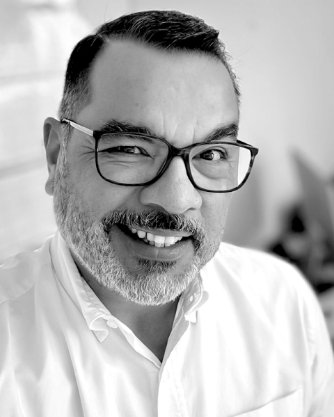 Mtro. César E. González Coronado