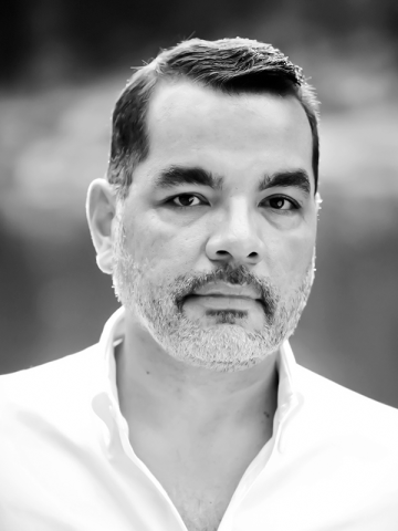 Dr. César Ernesto González Coronado