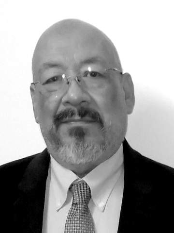 Dr. Roberto Maciel Flores